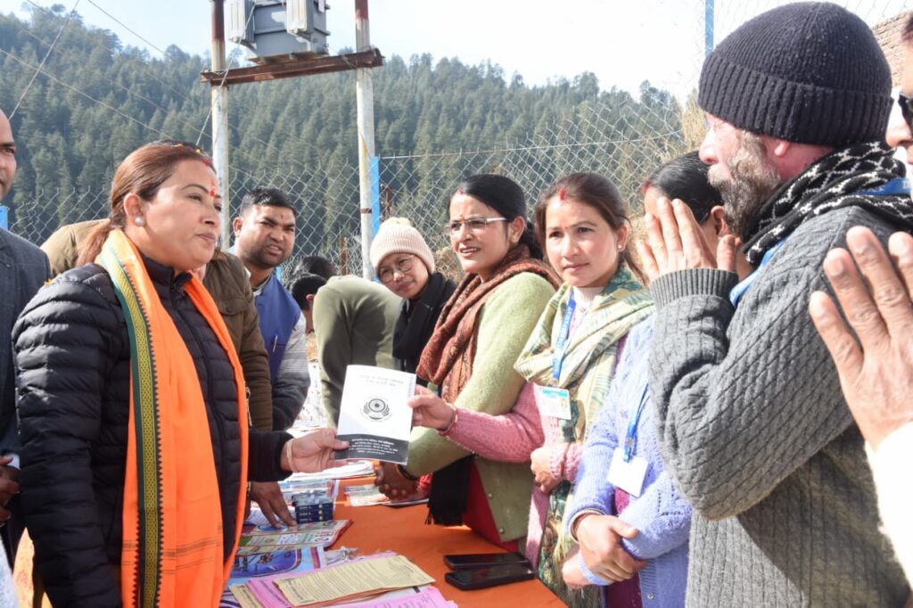 कैबिनेट मंत्री रेखा आर्या ने सुनी जन समस्याएं, शिकायतों का मौके पर किया निस्तारण
