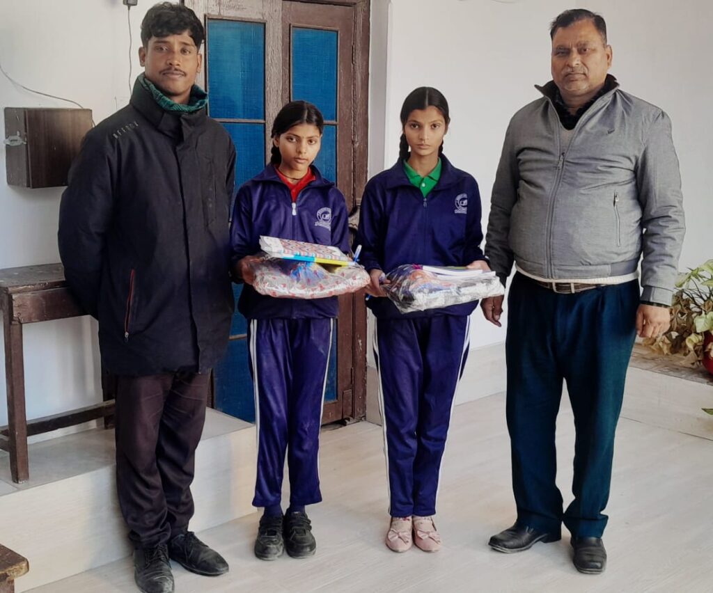 डीएम सविन बंसल के प्रयास से शिक्षा की मुख्यधारा से जुड़ता सड़क पर बिखरा बचपन