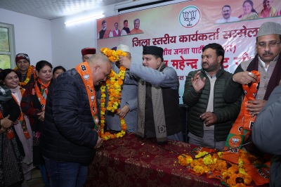 कोटद्वार: कांग्रेस पार्षद सहित 57 लोगों ने ली भाजपा की सदस्यता