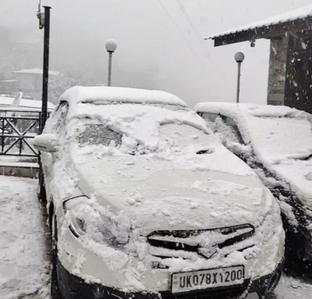 उत्तराखंड: ऊंचाई वाले इलाकों में भारी बर्फबारी