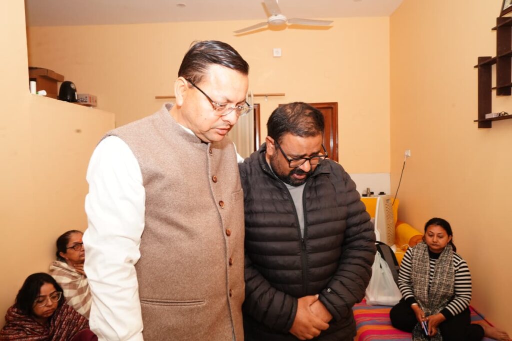 मुख्यमंत्री ने पत्रकार अनुपम त्रिवेदी की माता गीता त्रिवेदी के निधन पर शोक व्यक्त किया