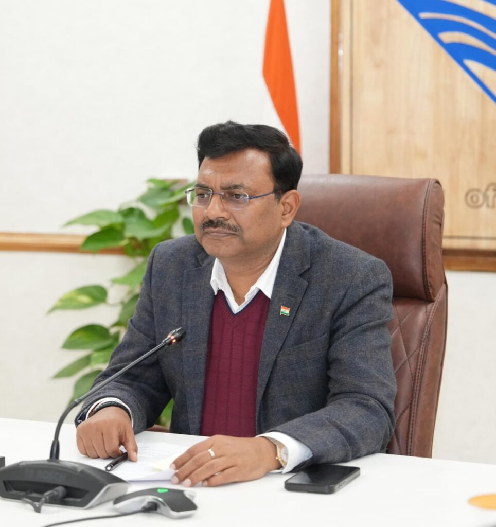 पलायन रोकथाम व सीमांत क्षेत्रों में रोजगार योजनाओं को तेज़ी से लागू करने के निर्देश