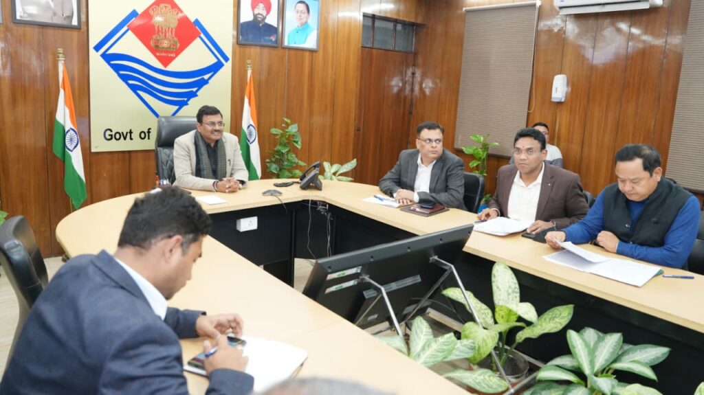 नैनीताल एवं मसूरी से संबंधित समस्याओं पर उच्चस्तरीय समीक्षा बैठक