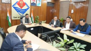 नैनीताल एवं मसूरी से संबंधित समस्याओं पर उच्चस्तरीय समीक्षा बैठक