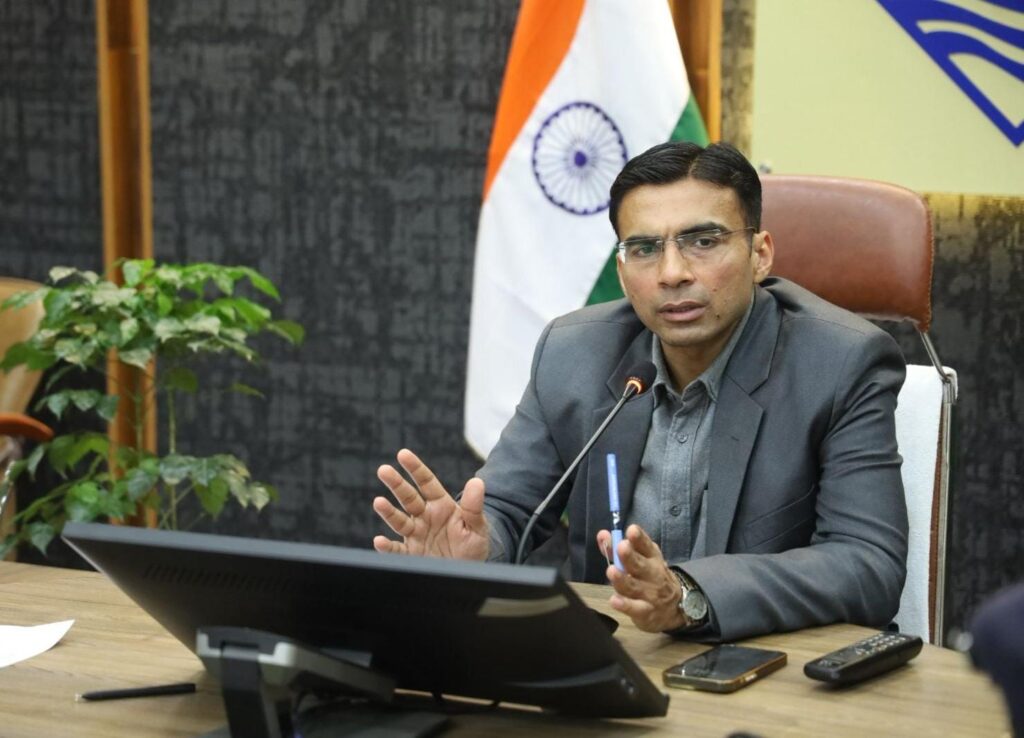 जनमानस की सुरक्षा से खिलवाड़ पर सीधे दर्ज होंगे आपराधिक मुकदमे: ङीएम