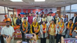 पूर्व जिला पंचायत अध्यक्ष समेत सैकड़ों जनप्रतिनिधियों ने ली भाजपा की सदस्यता