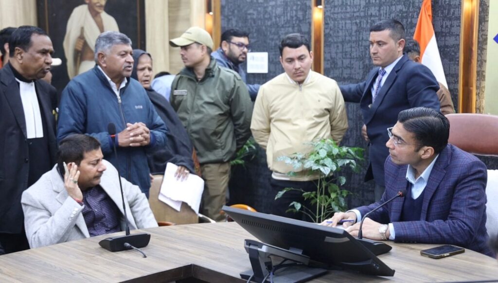 जिला प्रशासन के भरण-पोषण आदेश की अवहेलना पर पुत्र की कटी 1.50 लाख की आरसी