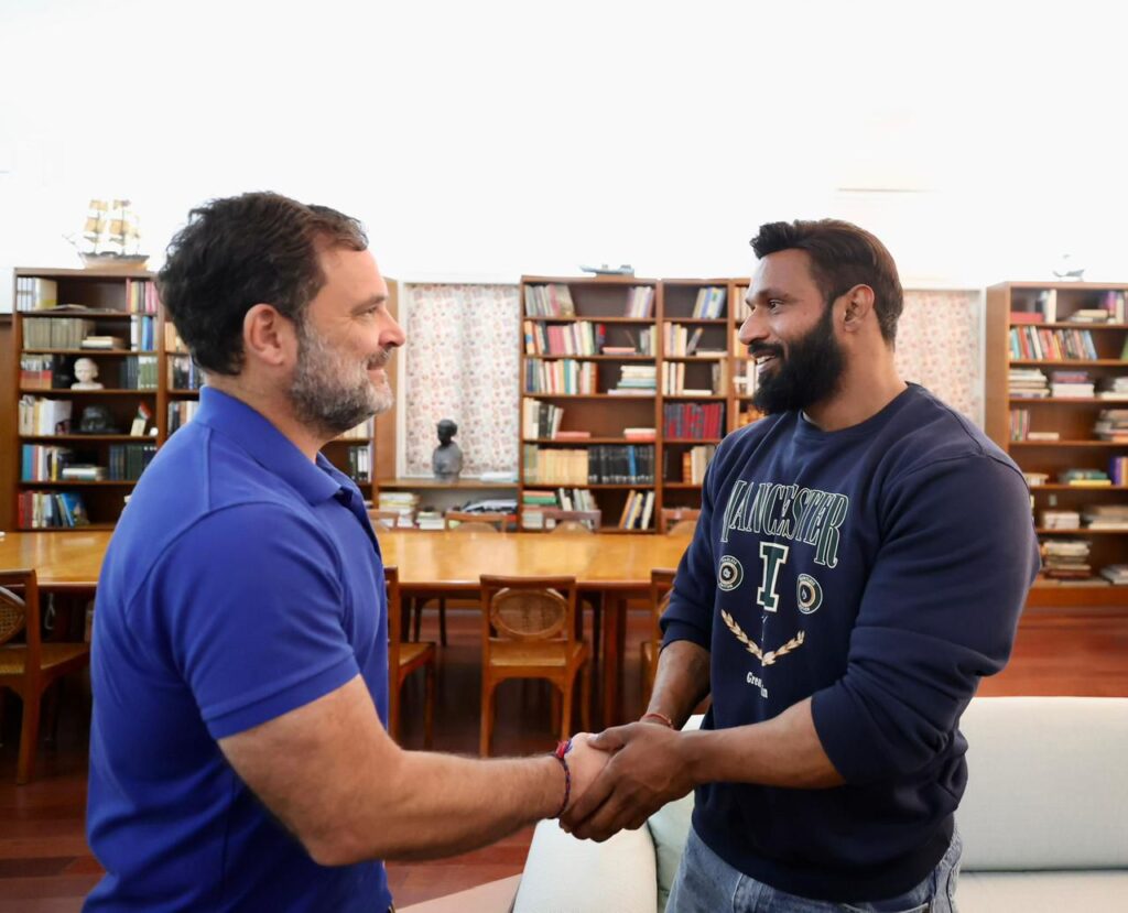 उत्तराखंड: कोटद्वार के दीपक ने की राहुल गांधी से मुलाकात