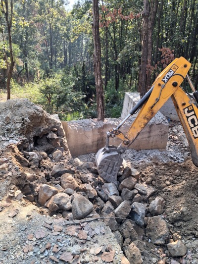 देहरादून: गल्ज्वाड़ी में बरसाती नाले पर अतिक्रमण ध्वस्त