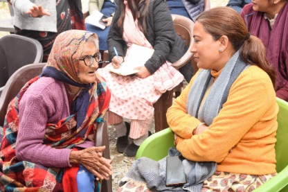 कैबिनेट मंत्री रेखा आर्या ने वृद्ध महिला आश्रमों की महिलाओं के साथ बिताया दिन