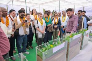 जल संरक्षण मॉडल देखने पुरोहितवाला पहुंचा आईयूसीएन का अंतराष्ट्रीय दल