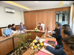 सहकारी संघों में तैनात होंगे प्रोफेशनल एमडीः डाॅ. धन सिंह रावत