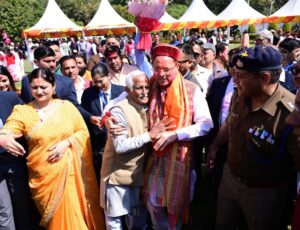 मुख्यमंत्री आवास में पारंपरिक उल्लास के साथ आयोजित हुआ होली मिलन समारोह