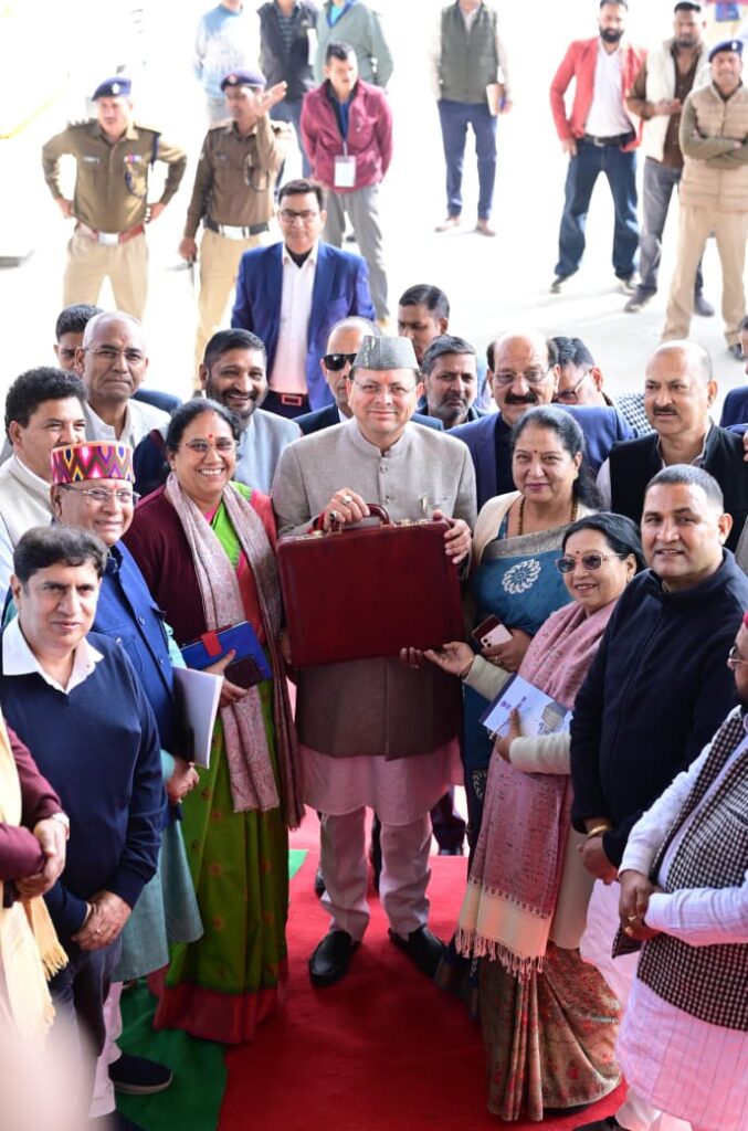 समाज के हर वर्ग को विकास की मुख्यधारा से जोड़कर उत्तराखंड को आत्मनिर्भर बनाने का लक्ष्य: सीएम