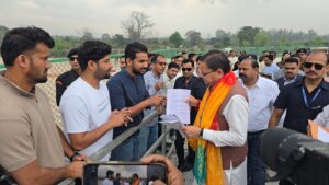 मुख्यमंत्री ने खटीमा में जनप्रतिनिधियों व जनता की समस्याएं सुनी