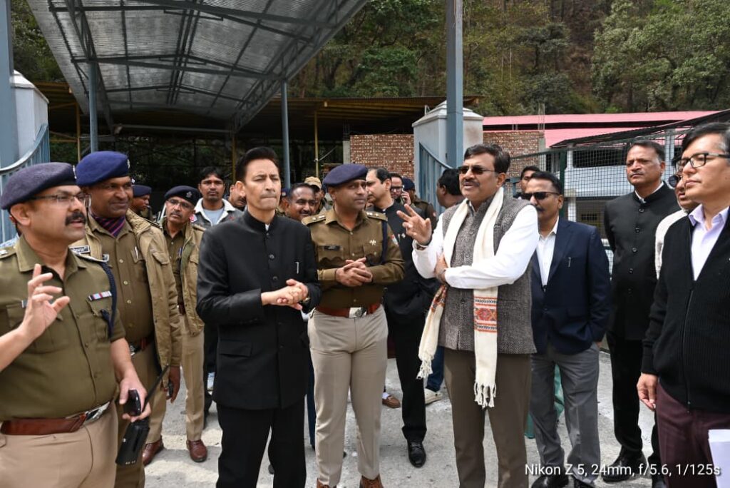 मुख्य सचिव ने किया कैंचीधाम मंदिर में निर्माण कार्यों का स्थलीय निरीक्षण