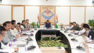 गैस, ईंधन व आवश्यक वस्तुओं की पर्याप्त आपूर्ति सुनिश्चित, पैनिक होने की आवश्यकता नहीं: मुख्य सचिव