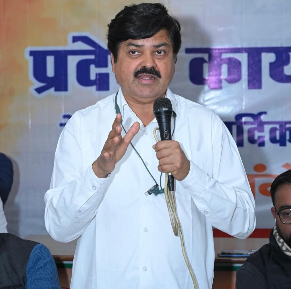 शब्दों की भूल भुलैया में उलझा कर राज्यवासियों को छल रही है धामी सरकार: गणेश गोदियाल