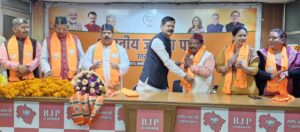 पूर्व कर्मचारी नेता एवं सैन्य अधिकारियों समेत बड़ी संख्या में कांग्रेसी भाजपा में शामिल