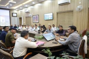 राज्य सरकार के चार वर्ष पूर्ण होने के उपलक्ष में कार्यक्रमों की तैयारिया तेज, डीएम की समीक्षा बैठक