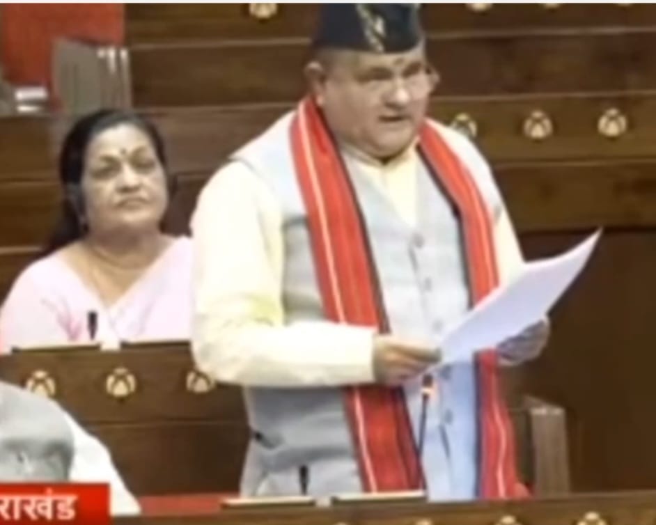 राज्यसभा सांसद महेंद्र भट्ट ने केंद्र से गोचर में एयर-एम्बुलेंस के स्थायी केंद्र स्थापित करने की अपील की