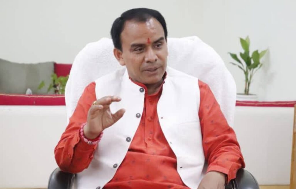 17 लाख से अधिक लाभार्थियों ने उठाया आयुष्मान योजना का लाभः डाॅ. धन सिंह रावत