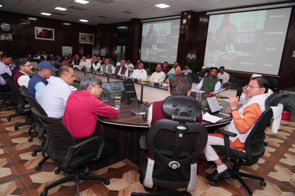 पर्वतीय क्षेत्रों में स्वास्थ्य सुविधाओं के सुदृढ़ीकरण पर विशेष ध्यान दिया जाए: मुख्यमंत्री