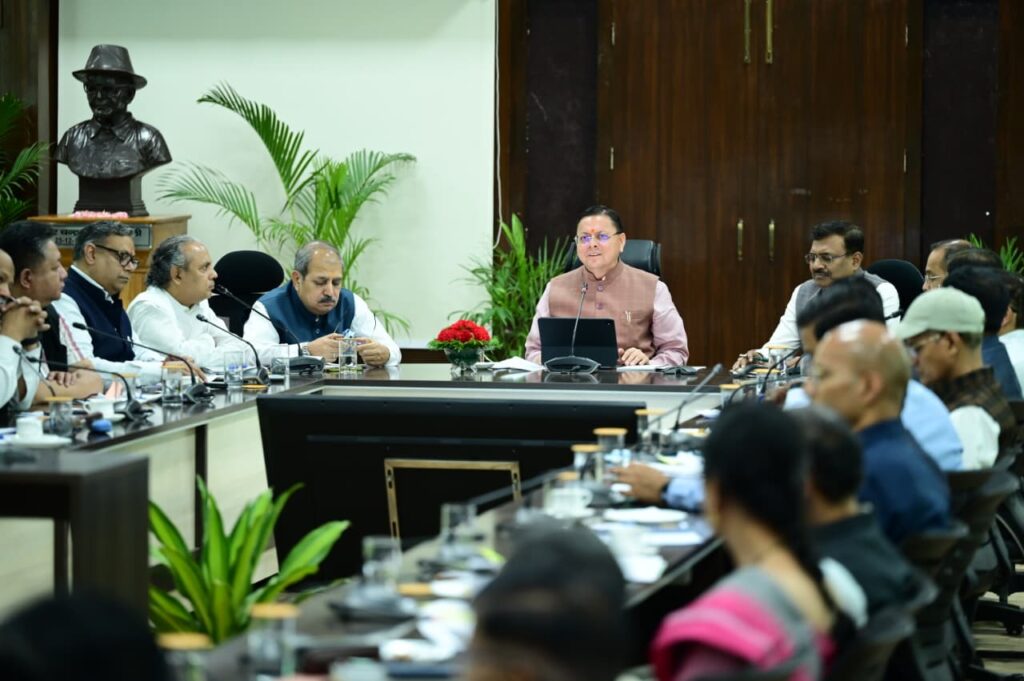 लंबित शिकायतों के त्वरित निस्तारण के लिए विशेष अभियान चलाया जाए: मुख्यमंत्री