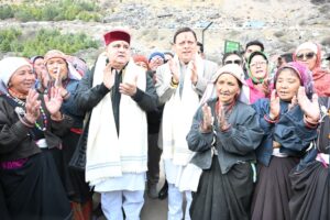 मुख्यमंत्री पहुंचे भारत के प्रथम सीमांत गांव माणा, विकास कार्यों का लिया जायजा