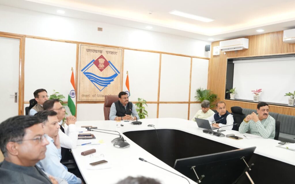 मुख्य सचिव ने ली चारधाम यात्रा की तैयारियों को लेकर बैठक
