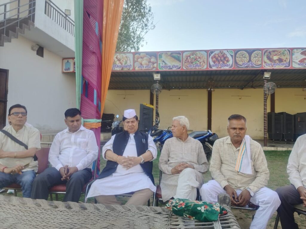 देश की एकता के लिए कांग्रेस को मजबूत किया जाना जरूरी: धीरेंद्र प्रताप