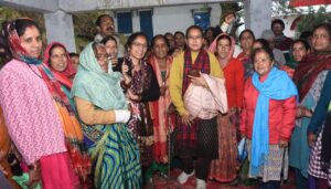 सोमेश्वर के कंडोलिया मनान में जन मिलन कार्यक्रम, 13.50 लाख की घोषणा