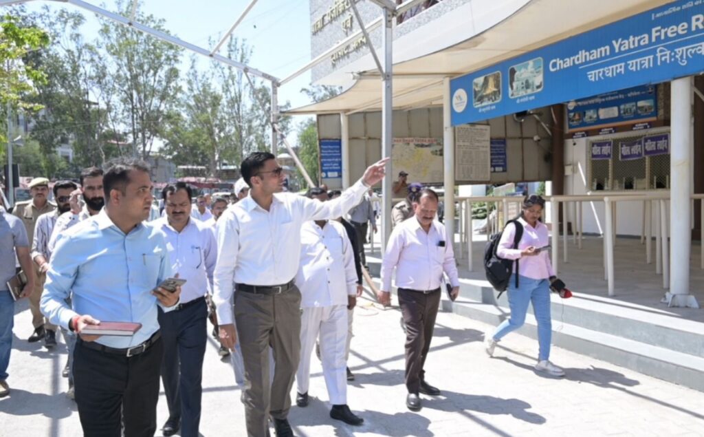 चारधाम यात्रा पंजीकरण के लिए ट्राजिट कैम्प ऋषिकेश में 30 पंजीकरण कांउटर सहित 30 मोबाईल टीमें तैनात