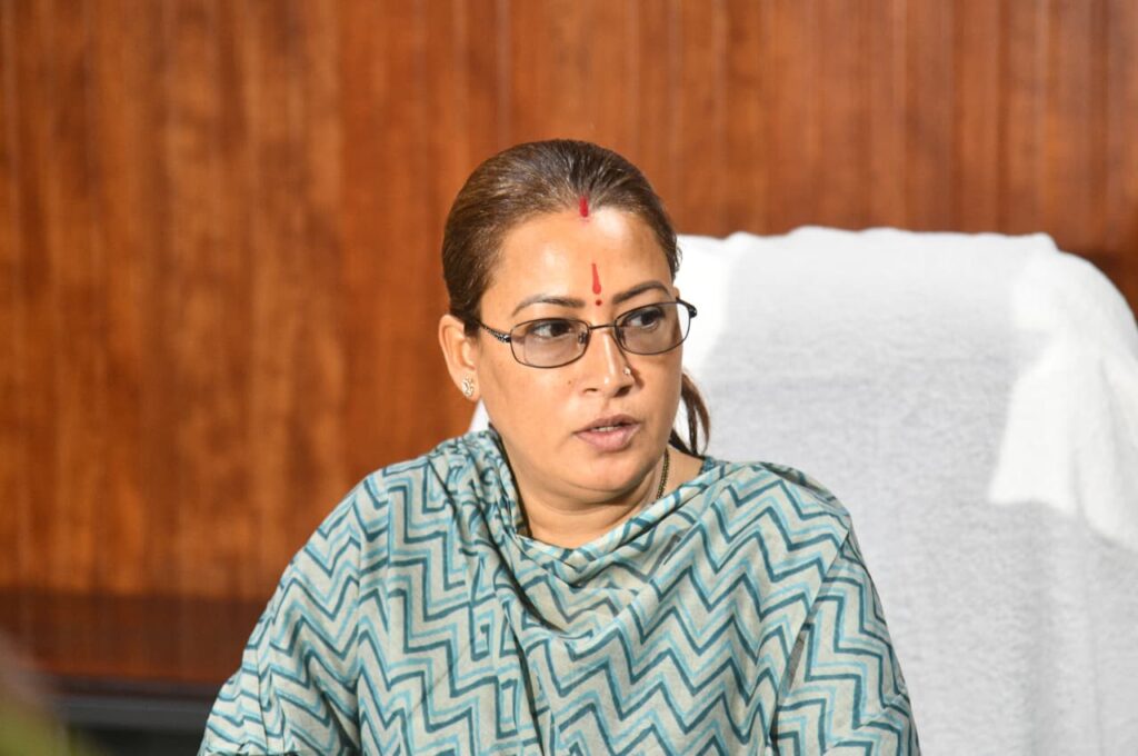 महिलाएं लेकर रहेगी अपना अधिकार: रेखा आर्या