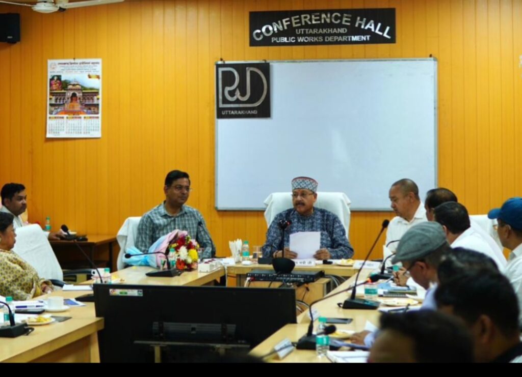 चारधाम व्यवस्थाओं को लेकर महाराज ने कसे पेंच