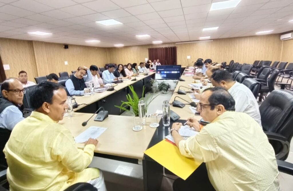 शिक्षा विभाग में अनुरोध के आधार पर होंगे स्थानांतरणः डाॅ. धन सिंह रावत