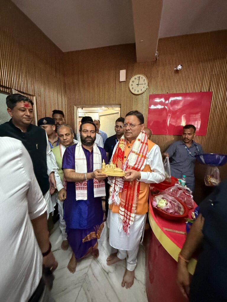 मुख्यमंत्री धामी ने कामाख्या देवी मंदिर में की पूजा-अर्चना