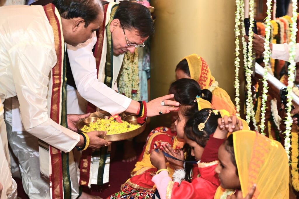 डोल आश्रम में मुख्यमंत्री ने श्री पीठम स्थापना महोत्सव में किया प्रतिभाग