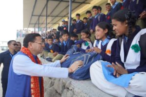 मुख्यमंत्री ने देवीधुरा में छात्र-छात्राओं से किया संवाद, उज्ज्वल भविष्य की दी शुभकामनाएं