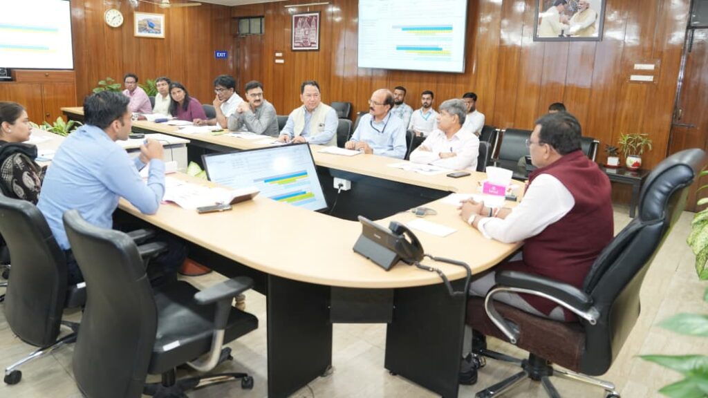 विद्युत लाईनों की अंडरग्राउण्ड केबलिंग को लेकर ऊर्जा विभाग एवं डीएम देहरादून के साथ महत्वपूर्ण बैठक
