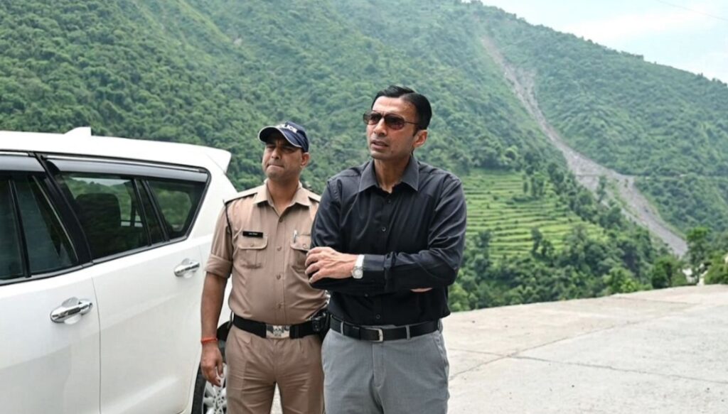 जिला मजिस्ट्रेट सविन बंसल ने कुख्यात बिल्डर पुनीत अग्रवाल को किया 6 माह के लिए जिला बदर