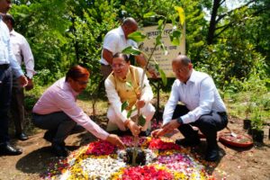 मुख्यमंत्री आवास परिसर में 3-बी गार्डन के निर्माण कार्य का शुभारम्भ