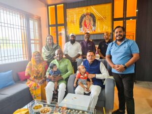 मुख्यमंत्री धामी ने विधायक अरविंद पांडेय के आवास पहुंचकर परिजनों से की भेंट