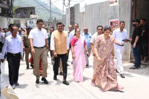 मुख्य सचिव ने किया टिहरी में बजरंग सेतु एवं हिलान्स हिमालयन भोजनालय का निरीक्षण