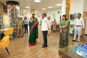 मुख्य सचिव ने विद्यालय, आंगनबाड़ी केन्द्र, पुस्तकालय एवं खेल सुविधाओं का किया निरीक्षण
