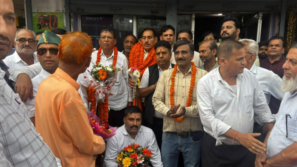 राज्य निर्माण आन्दोलनकारी सम्मान परिषद का अध्यक्ष बनने पर हुकम सिंह कुंवर का जोरदार स्वागत