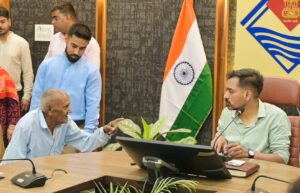 समाधान दिवस में डीएम ने सुनीं 194 जन शिकायतें, समयबद्ध निस्तारण के सख्त निर्देश