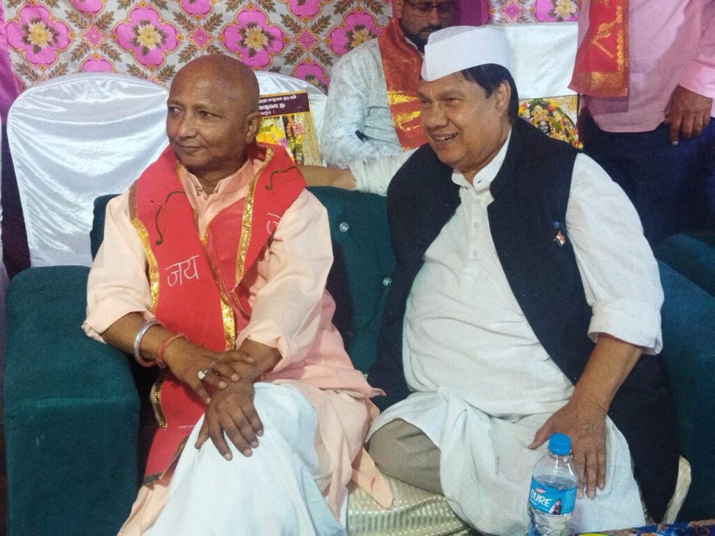धुमाकोट: रामलीला ने भाजपा और कांग्रेस नेताओं को एक किया 