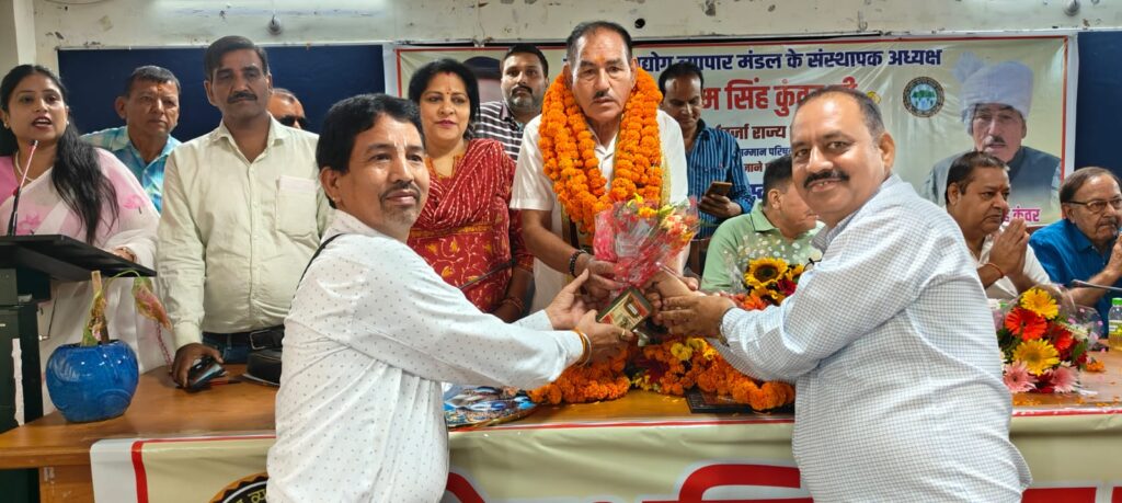 उत्तराखंड राज्य निर्माण आंदोलनकारी सम्मान परिषद के अध्यक्ष हुकम सिंह कुंवर का हल्द्वानी में जोरदार स्वागत 