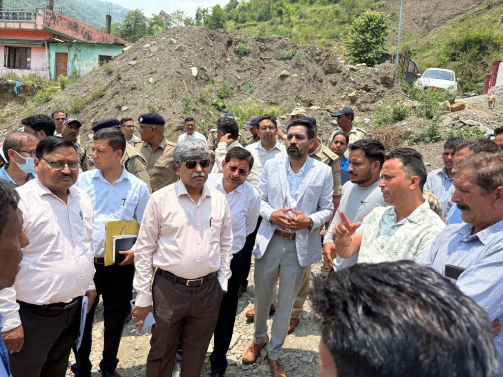 मानसून से पहले अलर्ट मोड में देहरादून: प्रमुख सचिव ने की आपदा तैयारियों एवं पुनर्वास कार्यों की समीक्षा